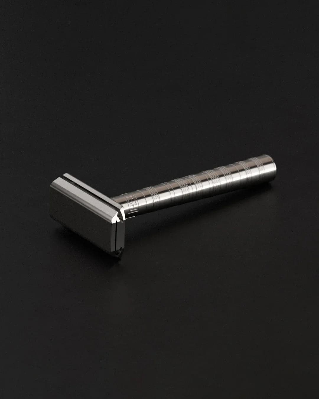 Henson Shaving Ti22 Medium DE Safety Razor Titanium